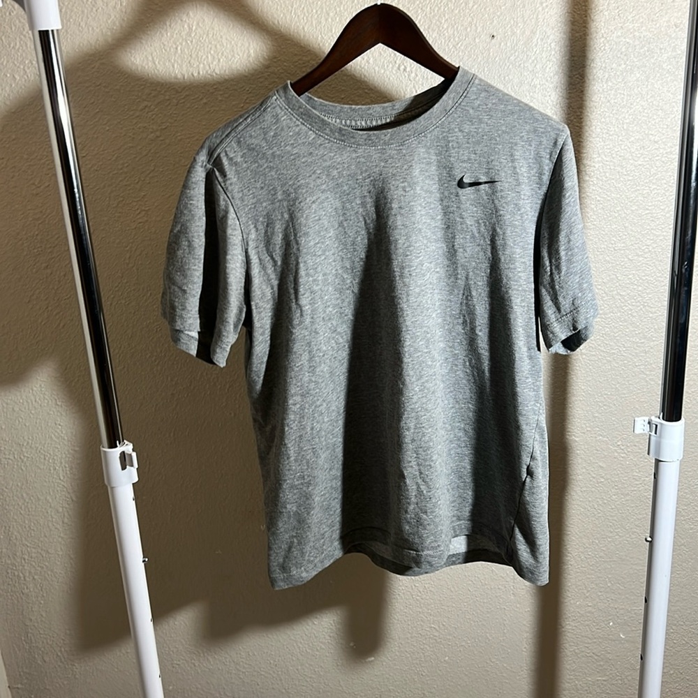 Large Grey Nike Dri Fit tee